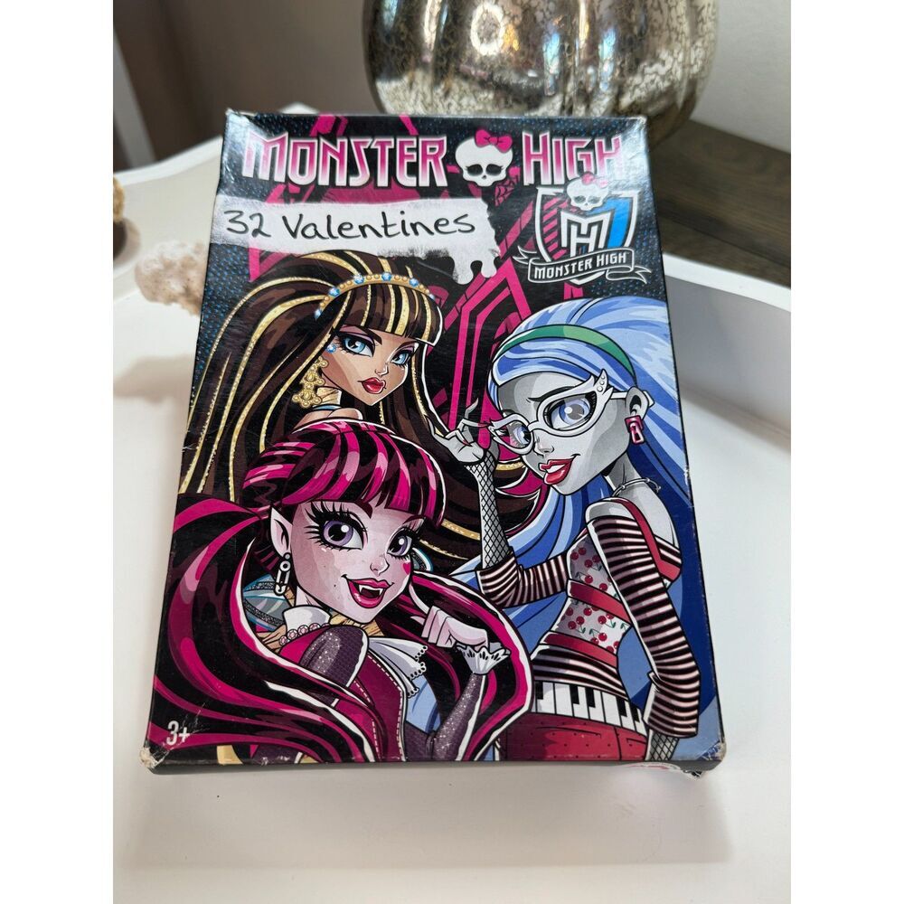 New Old Stock Monster High 32 Valentines unopened box